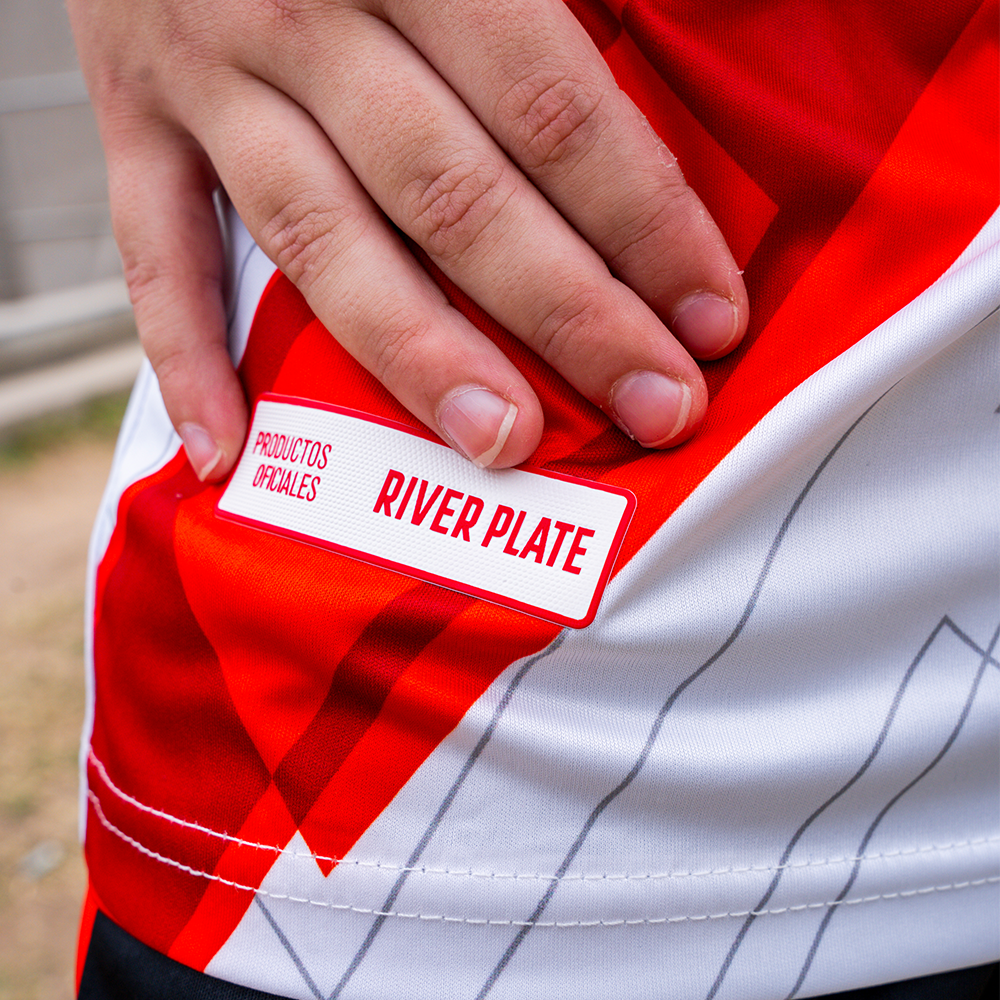 Remera de Entrenamiento Millonario Niño RIVER | LICENCIA CLUBES®