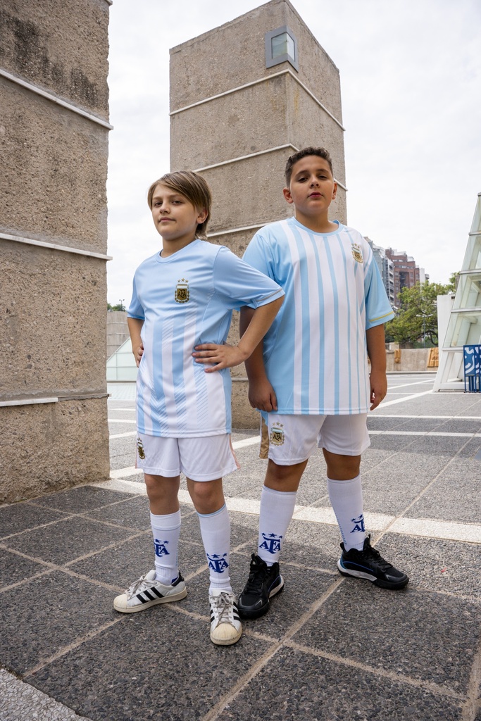 Remera de Entrenamiento Tricampeon Niño AFA | LICENCIA CLUBES®