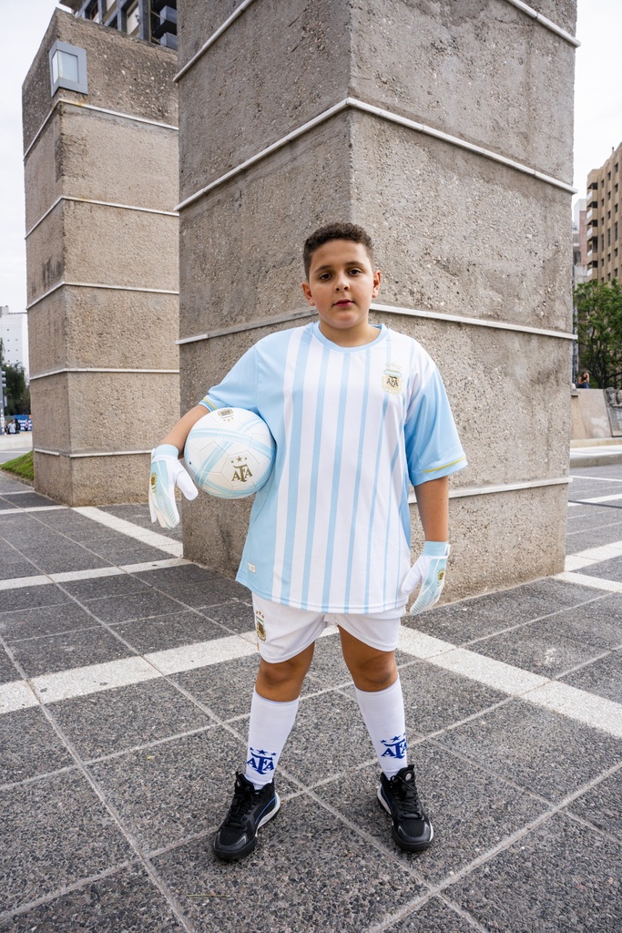 Remera de Entrenamiento Tricampeon Niño AFA | LICENCIA CLUBES®